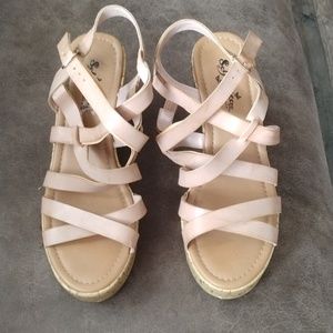 🫶Strappy open toe wedge sandals